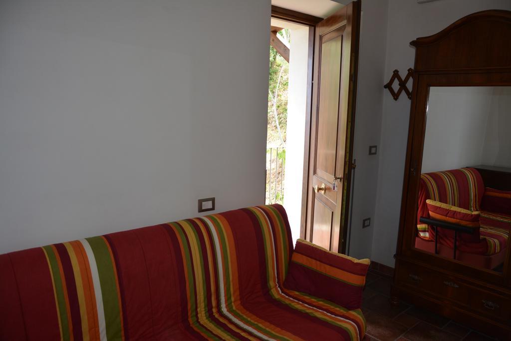 B&B La Casa Rossa Paola Rum bild