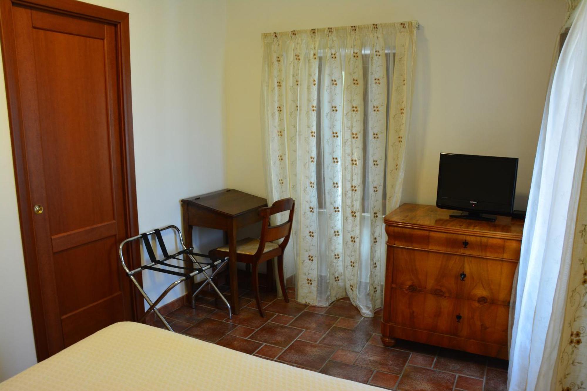 B&B La Casa Rossa Paola Exteriör bild