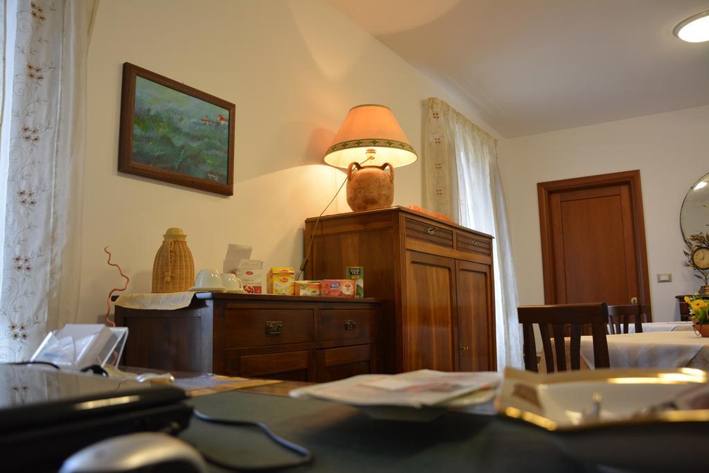 B&B La Casa Rossa Paola Exteriör bild